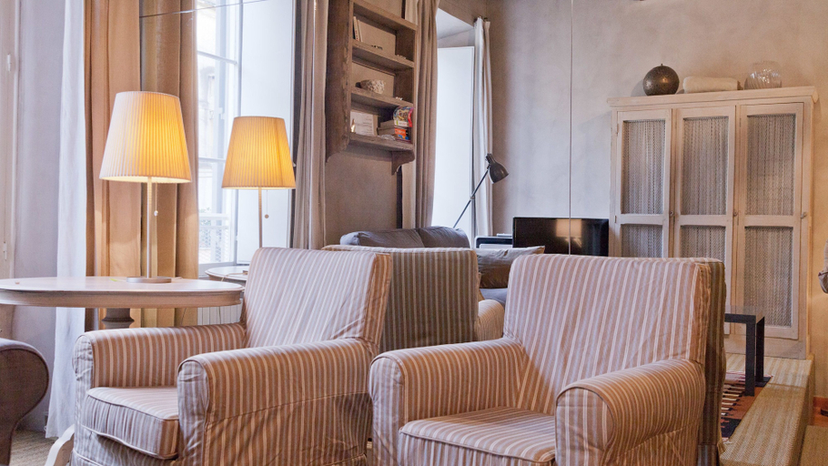 Others 4, Rental in Rome Leonardo da Vinci, Rome