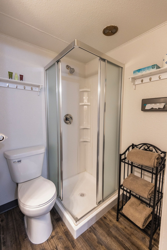 Bathroom 2, Sunset RV Park and Motel, Butte