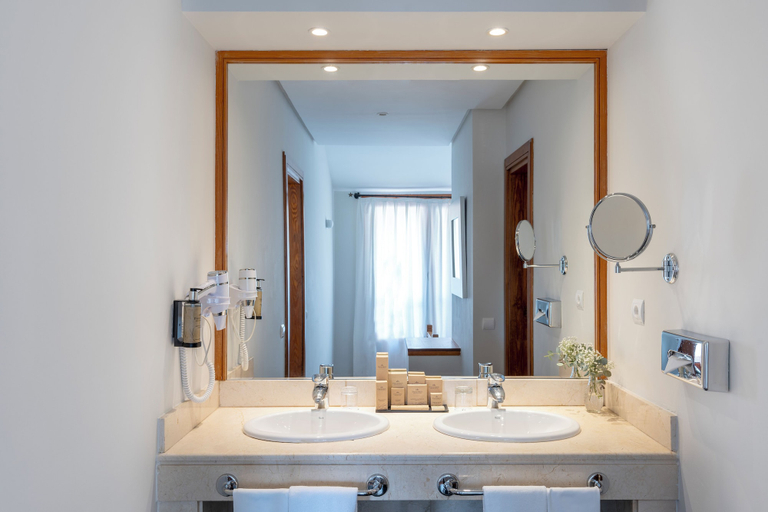 Bathroom 5, Parador de Ronda, Málaga