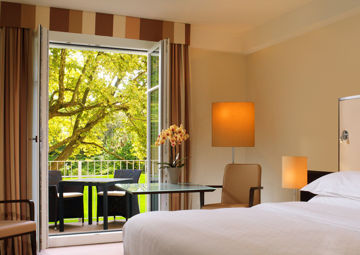 Bedroom 2, Sheraton Grand Salzburg, Salzburg