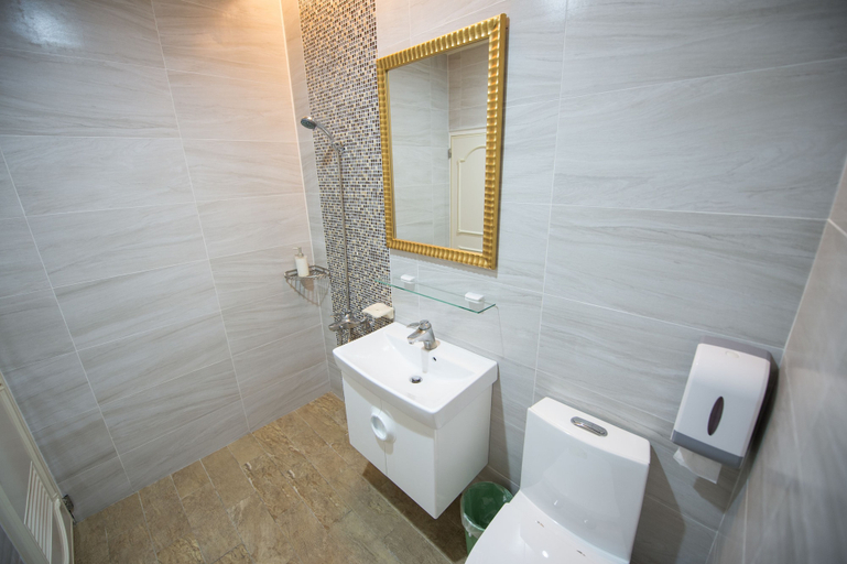 Bathroom 4, Kenting Ding Jia Hotel, Pingtung