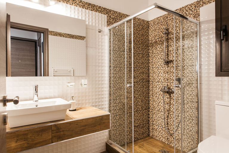 Bathroom 2, Nicholas Point Apartments and Rooms, Attica