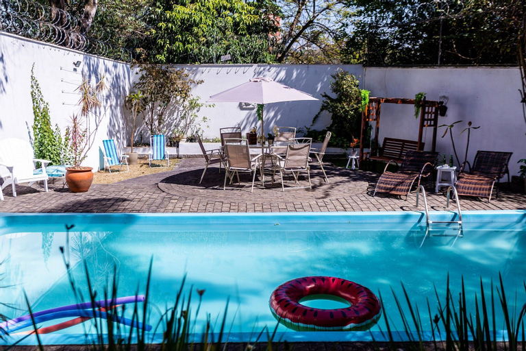 Casa na Lapa com Piscina e Churrasqueira, São Paulo