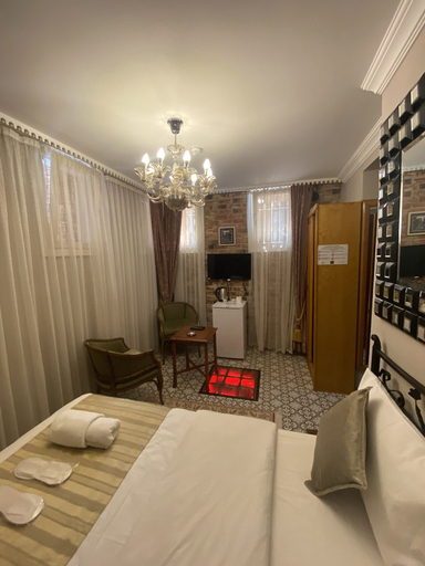 Bedroom 2, Bosphorus Bridge Hotel, Beşiktaş
