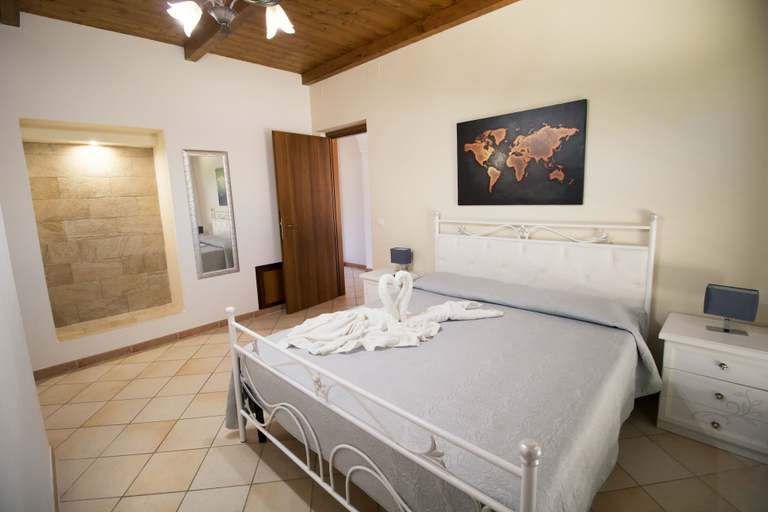 Bedroom 5, Villa Garden, Vibo Valentia