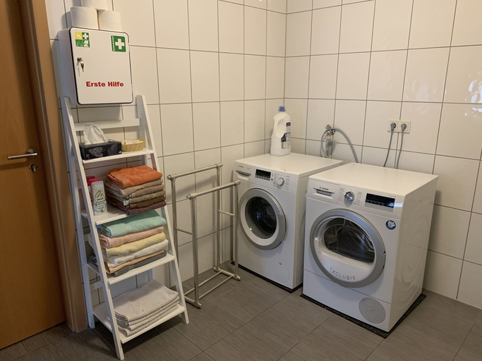 Bathroom 3, Ferienwohnung Gartenblick, Ostalbkreis