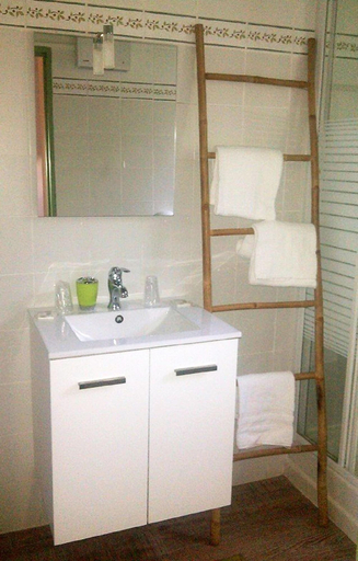 Bathroom 5, Auberge de Tesa, Haute-Corse