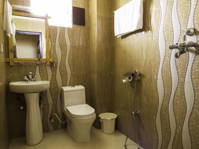 Bathroom, Hotel The Coast, Gandaki