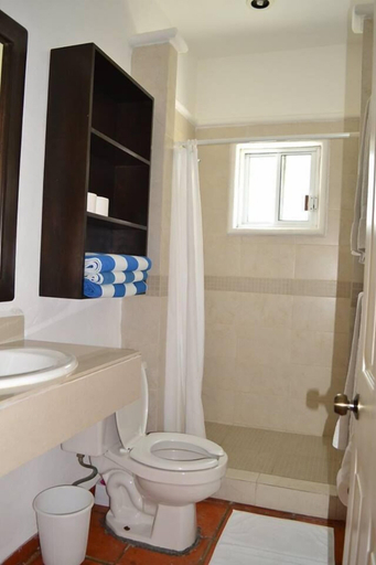 Bathroom, Kerpis Las Palmas, Cozumel