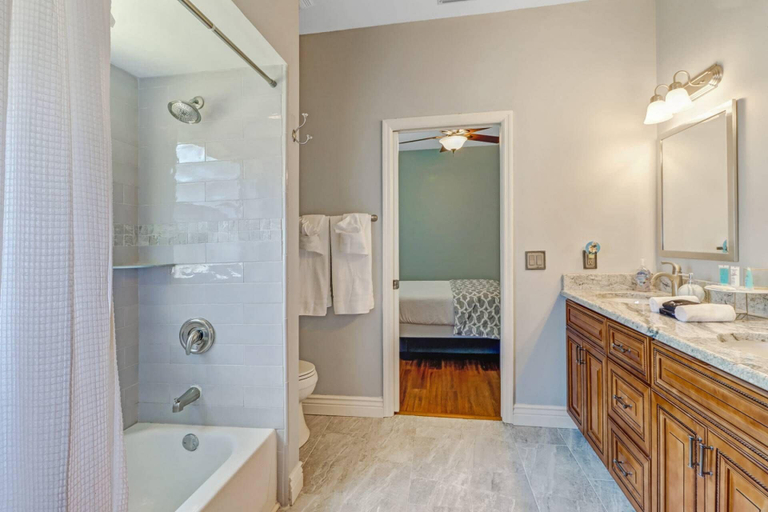 Bathroom 4, 9151 Kings Cove Ct, Lee