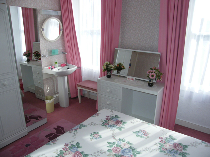 Bedroom 2, El Tabora Guest House