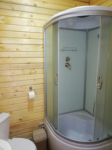 Bathroom 3, Freerider, Rakhivs'kyi