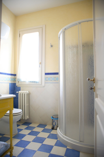 Bathroom 4, Villa Covile, Lecce