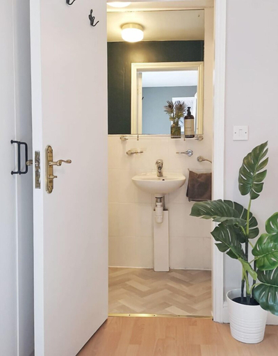 Bathroom 2, Charming Oxford Apartments, Oxfordshire