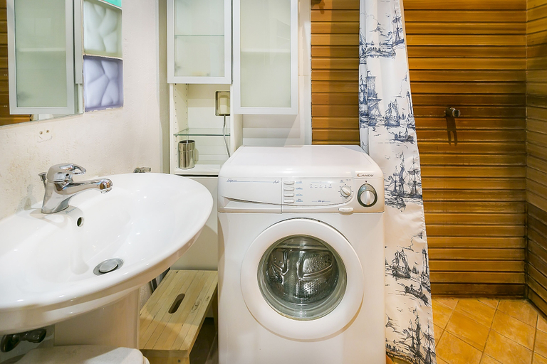 Bathroom 4, Apartment on Krasnaya Presnya 9, Northern