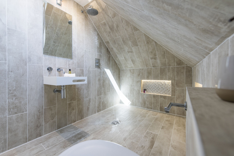 Bathroom 4, Chyreen@marazion, Cornwall