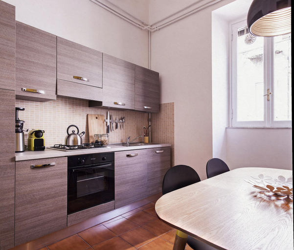 Others 5, Peretti RTH, Rome