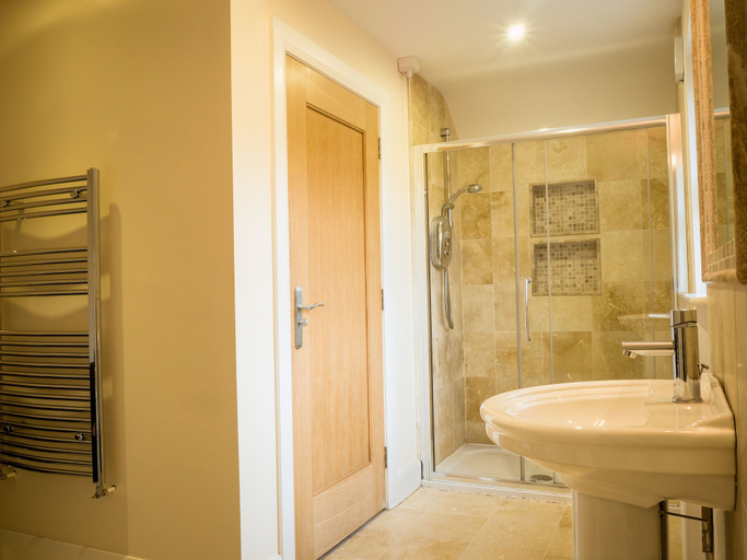 Bathroom, The Apartment at Mullans Bay, Fermanagh and Omagh