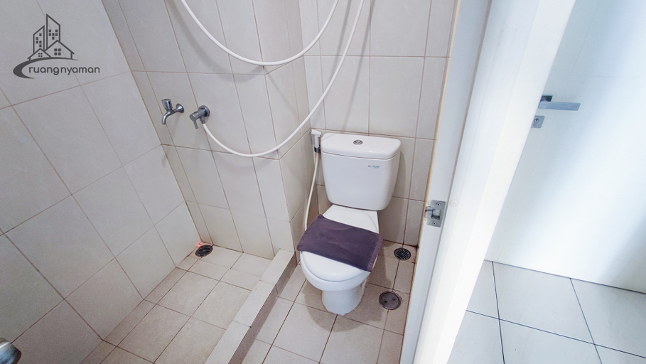 Bathroom 5, Springlake Summarecon Bekasi Apartement by Ruang Nyaman, Bekasi