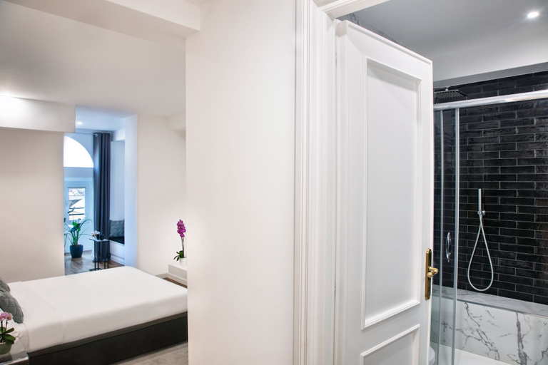 Bedroom 5, Fellini Design Suites, Rome