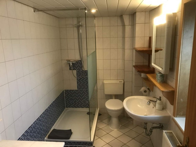 Bathroom 3, Gaestehaus zur Linde, Cuxhaven