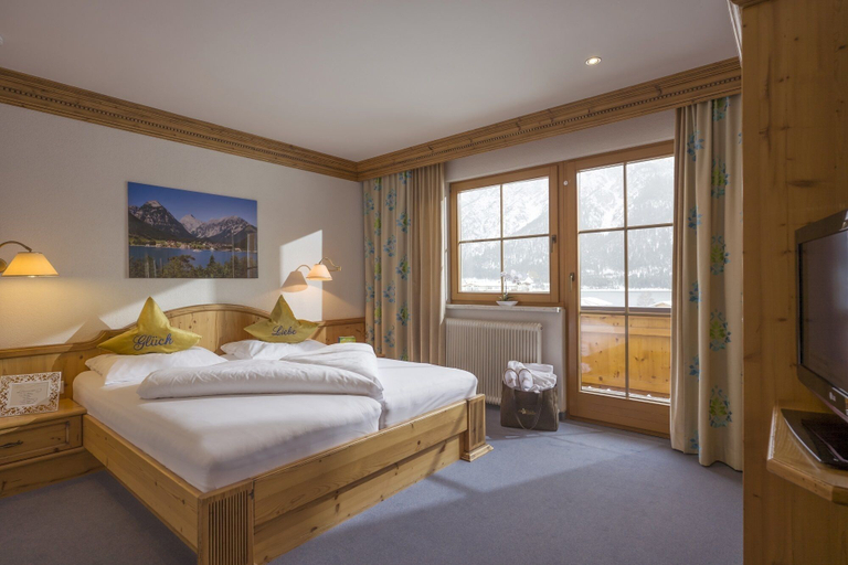 Bedroom 3, Hotel Liebes Caroline, Schwaz