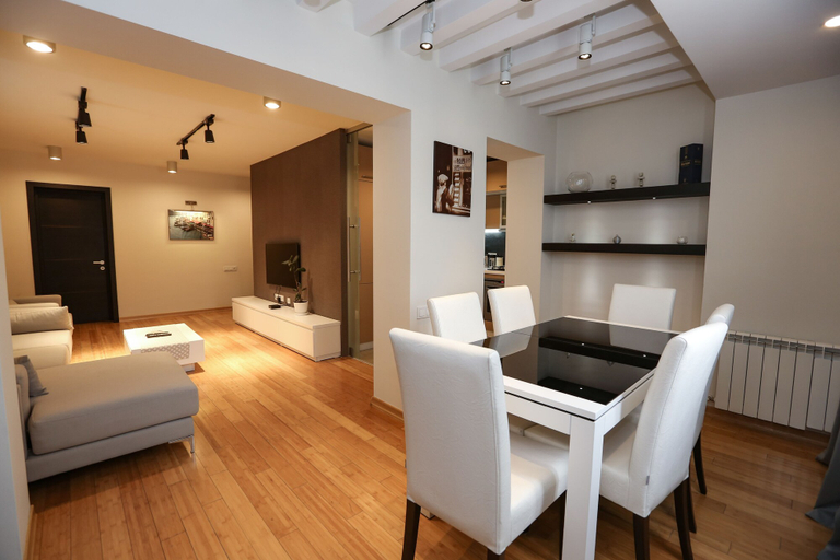 Others 5, Hosthub 2 Bedroom near Dry Bridge SmartTV, Tbilisi