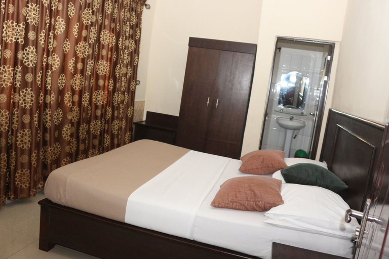 Bedroom 3, Liz Ani Hotel Annex, Calabar