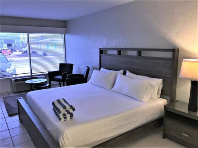 Bedroom 3, Bonita Beach Inn and Suites, Lee
