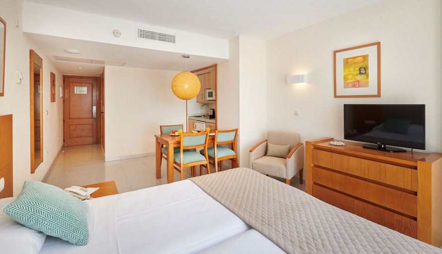 Bedroom 3, Hipotels Coma Gran Aparthotel, Baleares