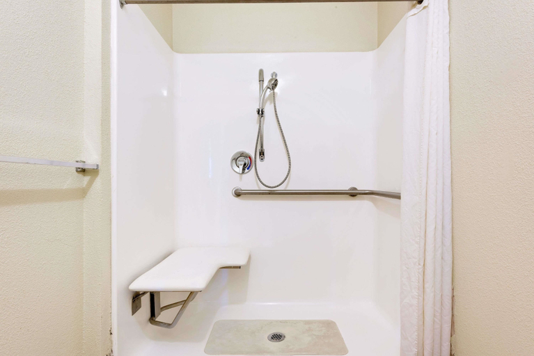 Bathroom 5, Super 8 by Wyndham Allentown, Lehigh