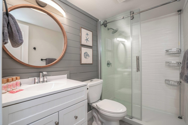 Bathroom 3, Centrally Located Elegant Vistas, Maui