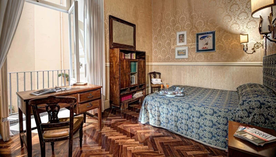 Bedroom, Lady Mary's Tribunali Luxury Suite, Napoli
