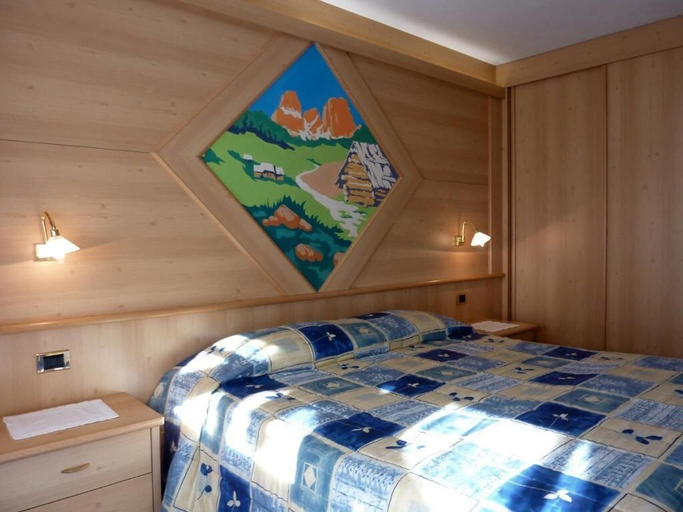Bedroom 4, Appartamenti Majon Sotroi, Trento