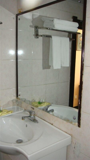 Bathroom 3, Yabuli Tongxin Manor, Harbin
