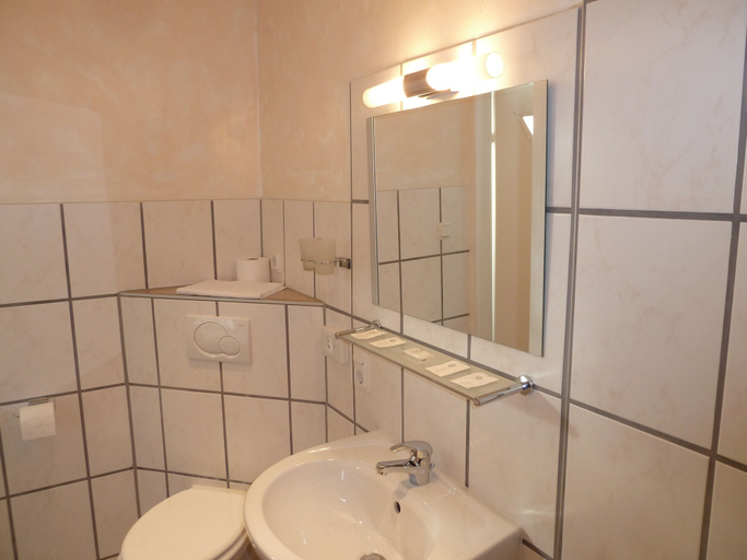 Bathroom 5, Edelstein-Hotel, Birkenfeld