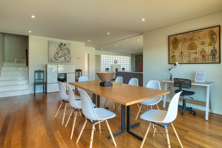 Others 5, Villa Nogueira IV, Funchal