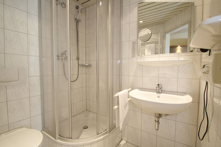 Bathroom 5, City Hotel Freiburg, Freiburg im Breisgau