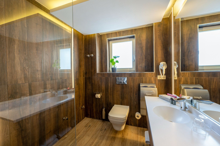 Bathroom 5, Hotel Klassik Berlin, Berlin