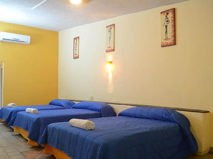 Bedroom 2, Hotel Chachalacas, Úrsulo Galván