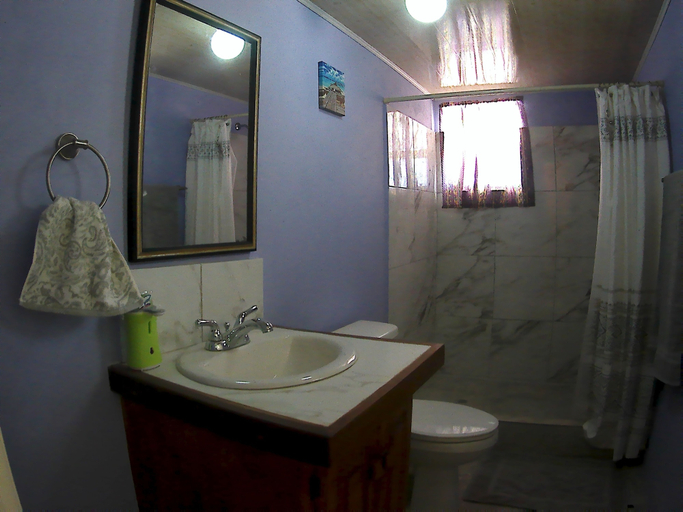 Bathroom 3, Jem Gems