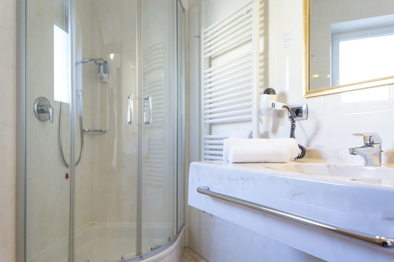 Bathroom 4, Aparthotel Kronplatz Luxury House, Bolzano