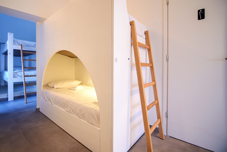 Bedroom 4, Central Oia Hostel, South Aegean