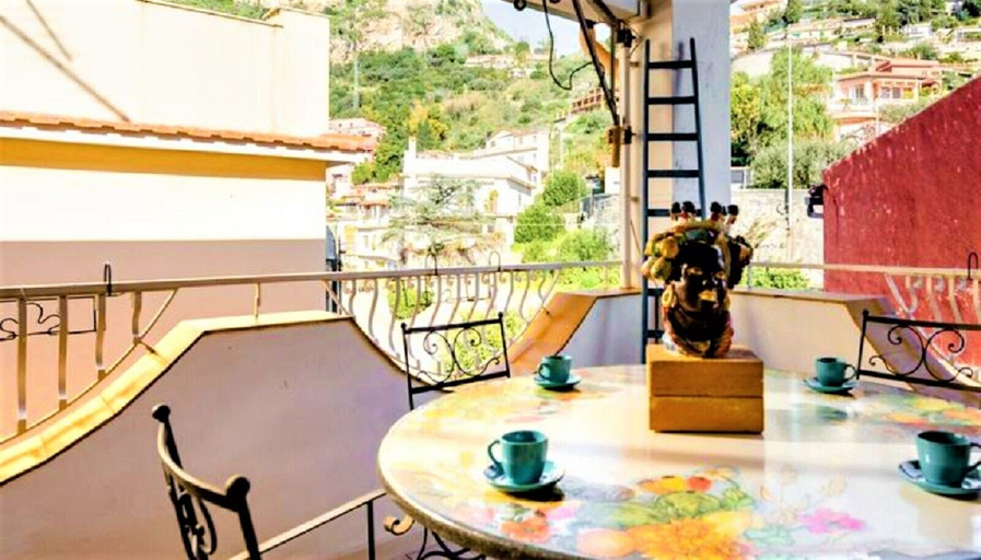 Terrace/patio 4, Taormina Sea View Penthouse Apartment, Messina