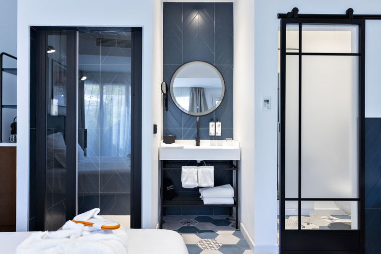 Bedroom 5, Victoria Boutique Hotel, Gironde