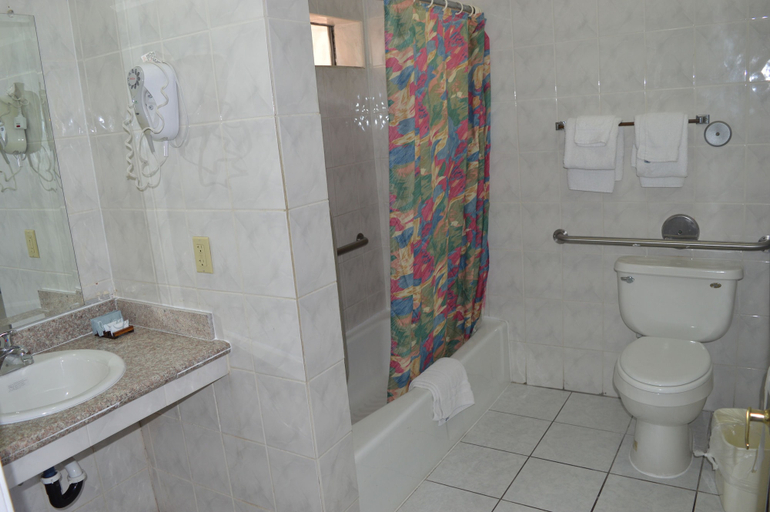 Bathroom 3, Eagle Inn Motel, Los Angeles