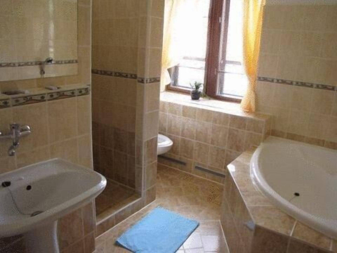 Bathroom 3, Zámok u Grófa, Nitra