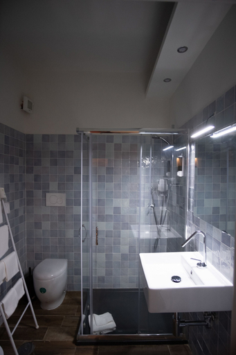 Bathroom 2, Boutique Stop and Sea Guesthouse, Roma