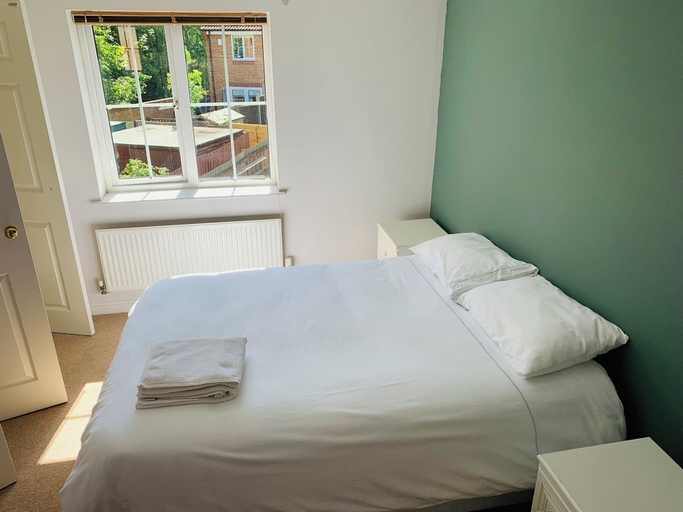 Bedroom 2, Beautiful 2-bed Villa in Coventry, Coventry