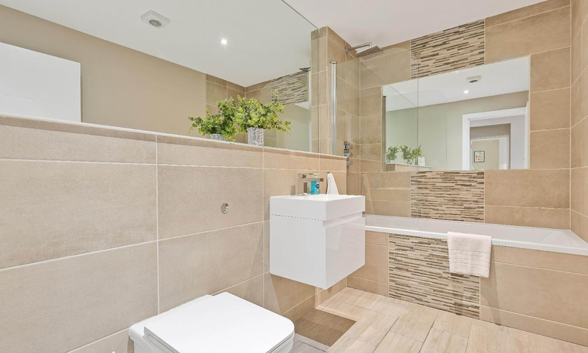 Bathroom, Ocean Walk | 2 Bedroom Apartment | By My Getaways, Brighton and Hove
